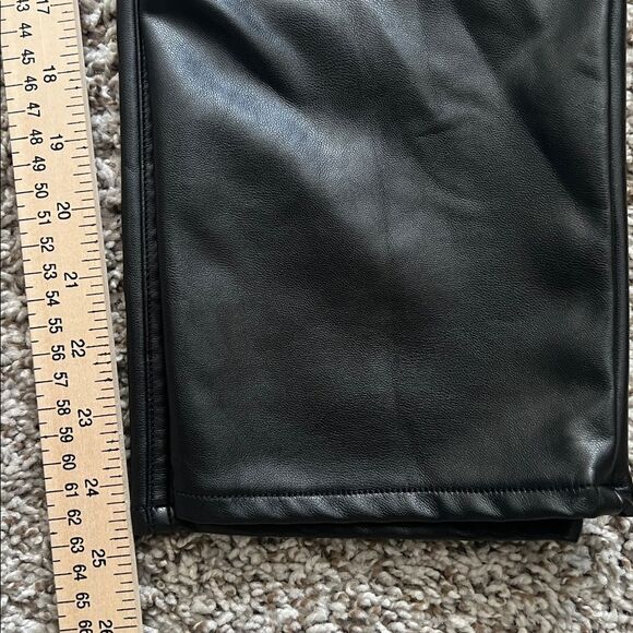 Abercrombie & Fitch Black Ultra High Ankle Straight Vegan Leather Pants SZ 24 - Picture 15 of 16